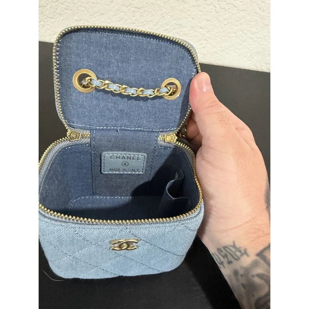 Chanel Pearl Crush Vanity Case with Chain Quilted Mini Crossbody bag